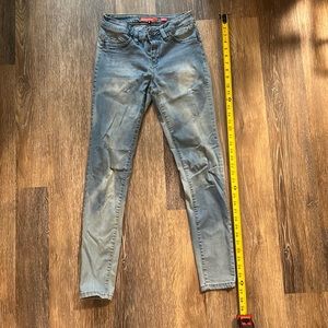 YMI Wanna Betta Butt size 5 mid rise skinny blue jeans